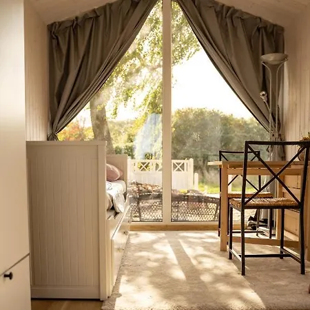 Charmante La Petite Maison Holiday home Potsdam
